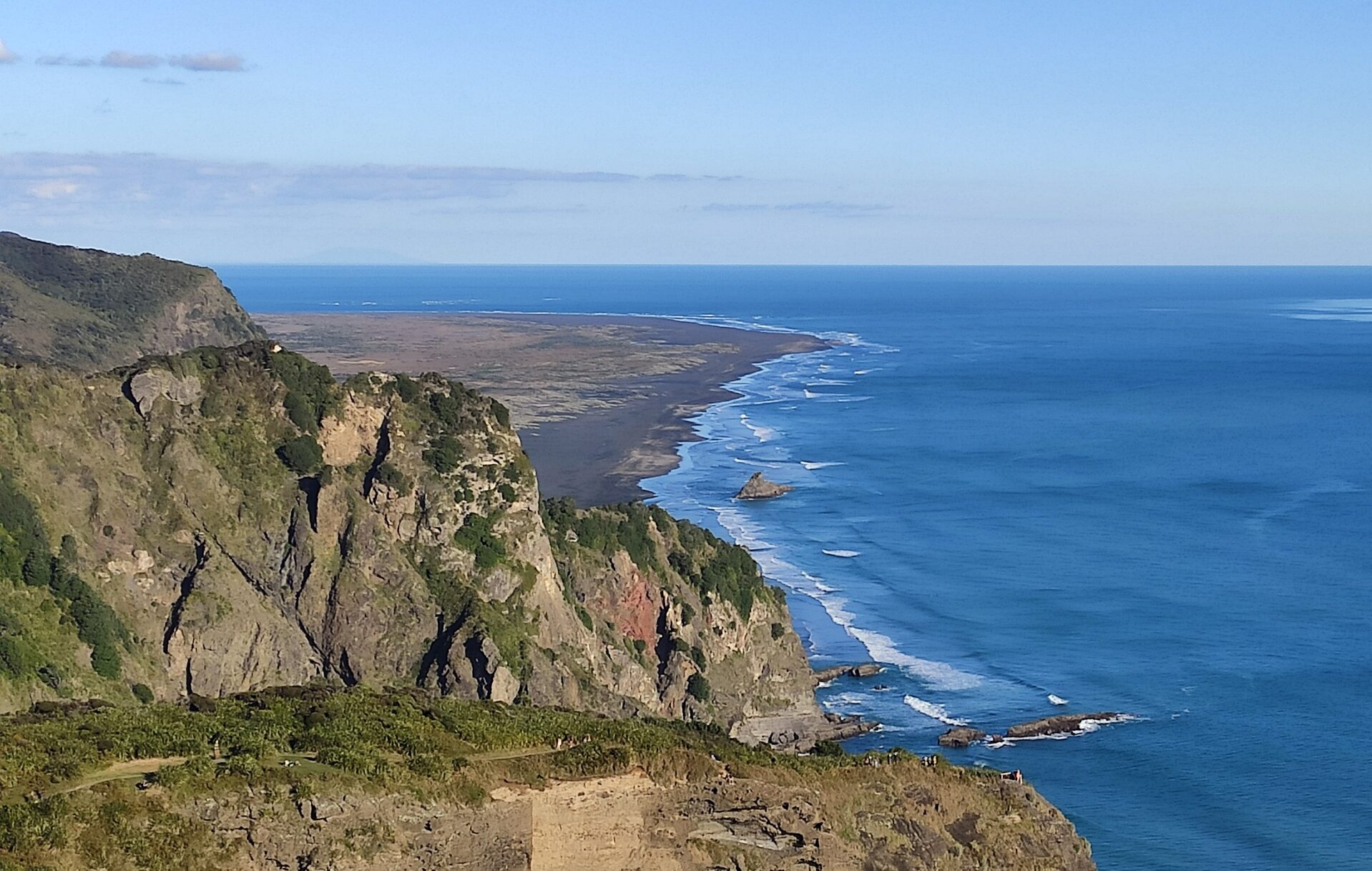 Create your self-drive tour to  discover stunning natural wondersof New Zealand