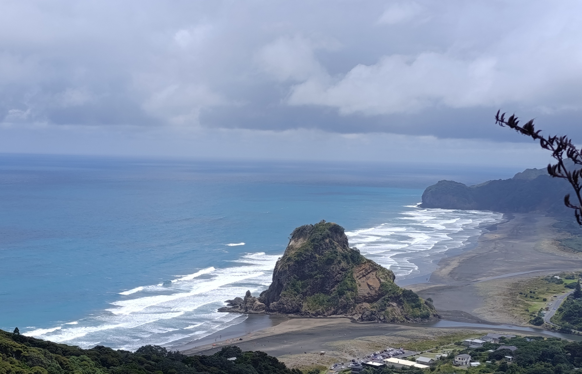 Discover stunning natural wondersof New Zealand